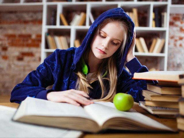 पढ़ाई के समय नींद आए तो क्या करें?