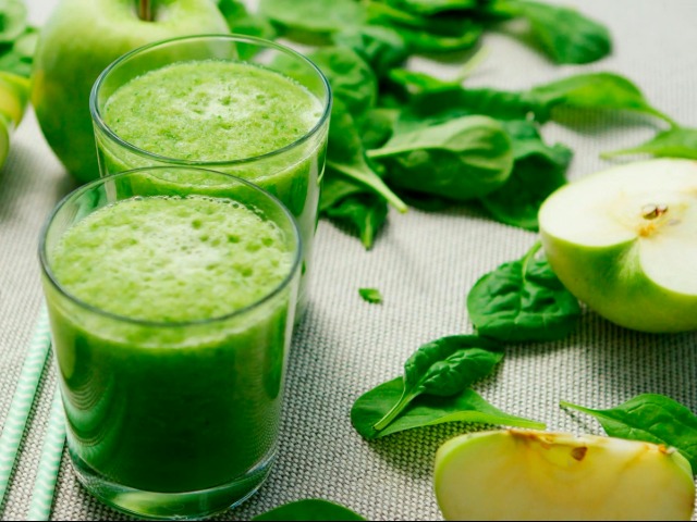पालक-सेब स्मूदी से बढ़ाए शरीर में एनर्जी