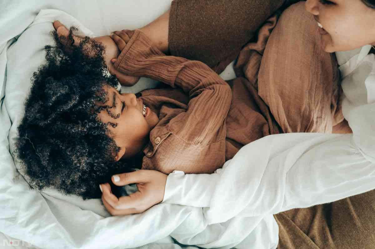 अगर आप भी इस समस्‍या से परेशान हैं तो जानें बच्चे को सुबह नींद से जगाने के कारगर तरीके.