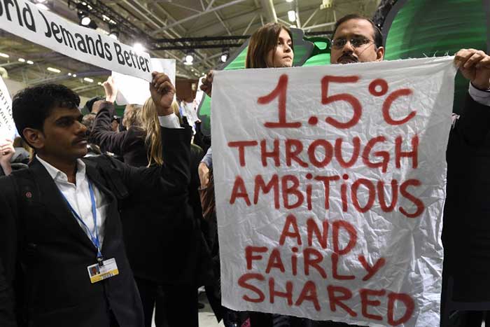 5 Pics: In Posters and Banners, Call For Climate Change Consensus