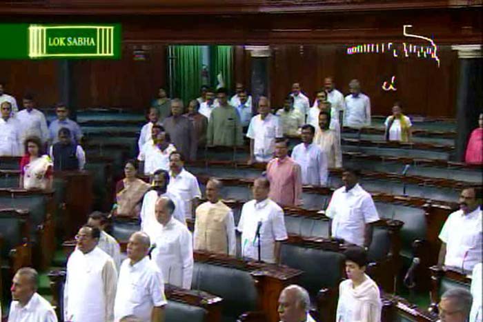 It was a momentous occasion as Parliament marked its 60th anniversary today. Both Lok Sabha and Rajya Sabha held a special session to celebrate the occasion where leaders cutting across the political spectrum looked back at the six decades gone by and the highs and lows of it.<br><br>Here's a look at who said what at the special session.