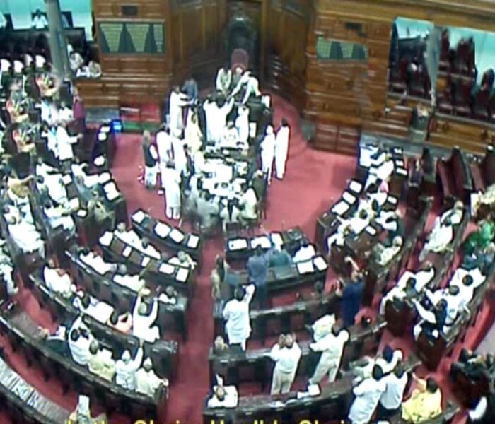 Unruly MPs hold up  Women\'s Bill