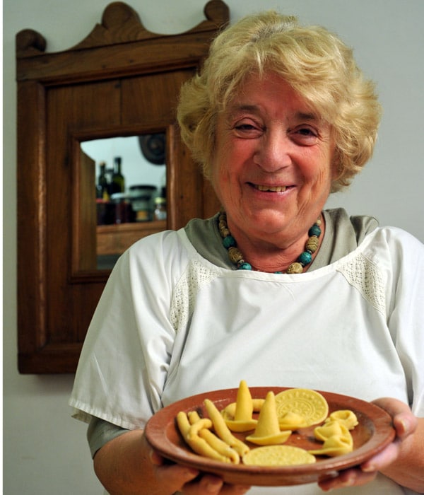 <p>The 73-year-old's book Encyclopedia of Pasta,which has recently appeared in English, places pasta in its social and historical context. It details hundreds of descriptions of pasta styles, with explanations of their origins and of how they're made. </p>
<p>In food there's lots of regionalism Oretta Zanini De Vita said.&quot;Everyone thinks he has the most authentic recipe.&quot; </p>
<p>She further explains how the range of shapes shows that cooking was a way of self-expression for women to show their creativity and imagination with little or no resources. (NYT Newsservice)</p>