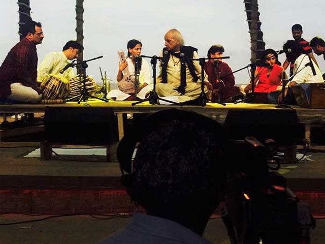 Photo : Pandit Jasraj Performs at the NDTV-Dettol Banega Swachh India Cleanathon