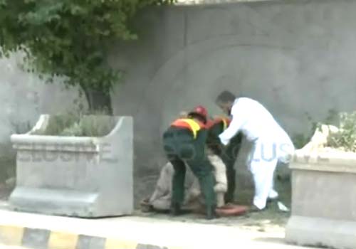 Bombs exploded in quick succession close to the US Consulate, police and witnesses said. Early reports said two persons had been killed and eight people injured in the multiple blasts, but many casualties were feared. (Image Courtesy: Geo News)