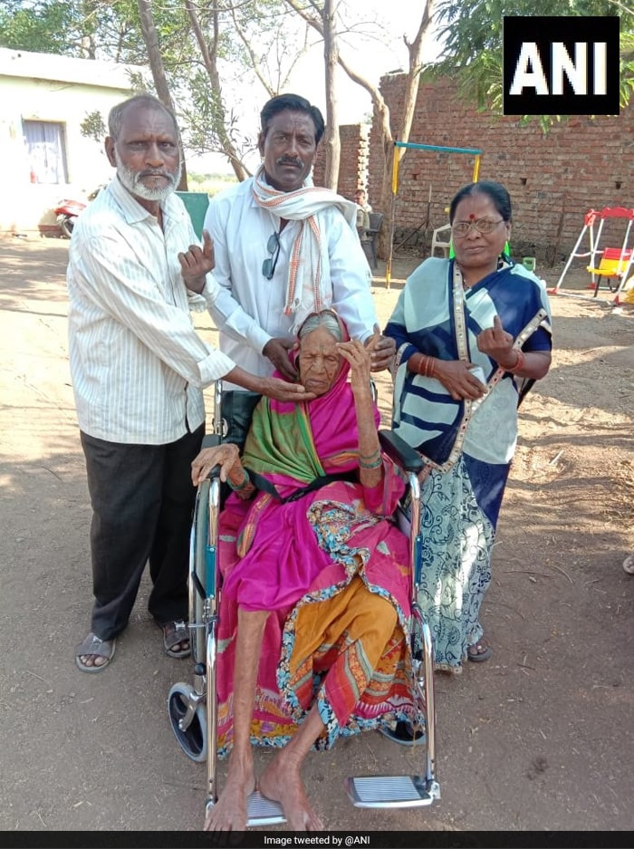 Undeterred Voters Come Out In Large Numbers To Cast Their Votes During Phase 2 Of Polling