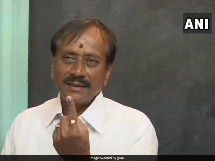Prominent Personalities Exercise Franchise On Phase 2 Of Lok Sabha Polling