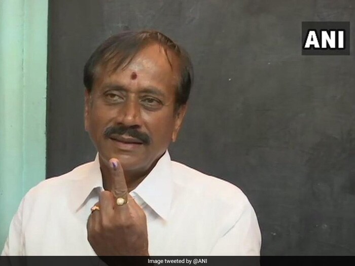 BJP candidate for Sivaganga constituency in Tamil Nadu H Raja cast his vote at a at a polling station in Karaikudi, Sivaganga.