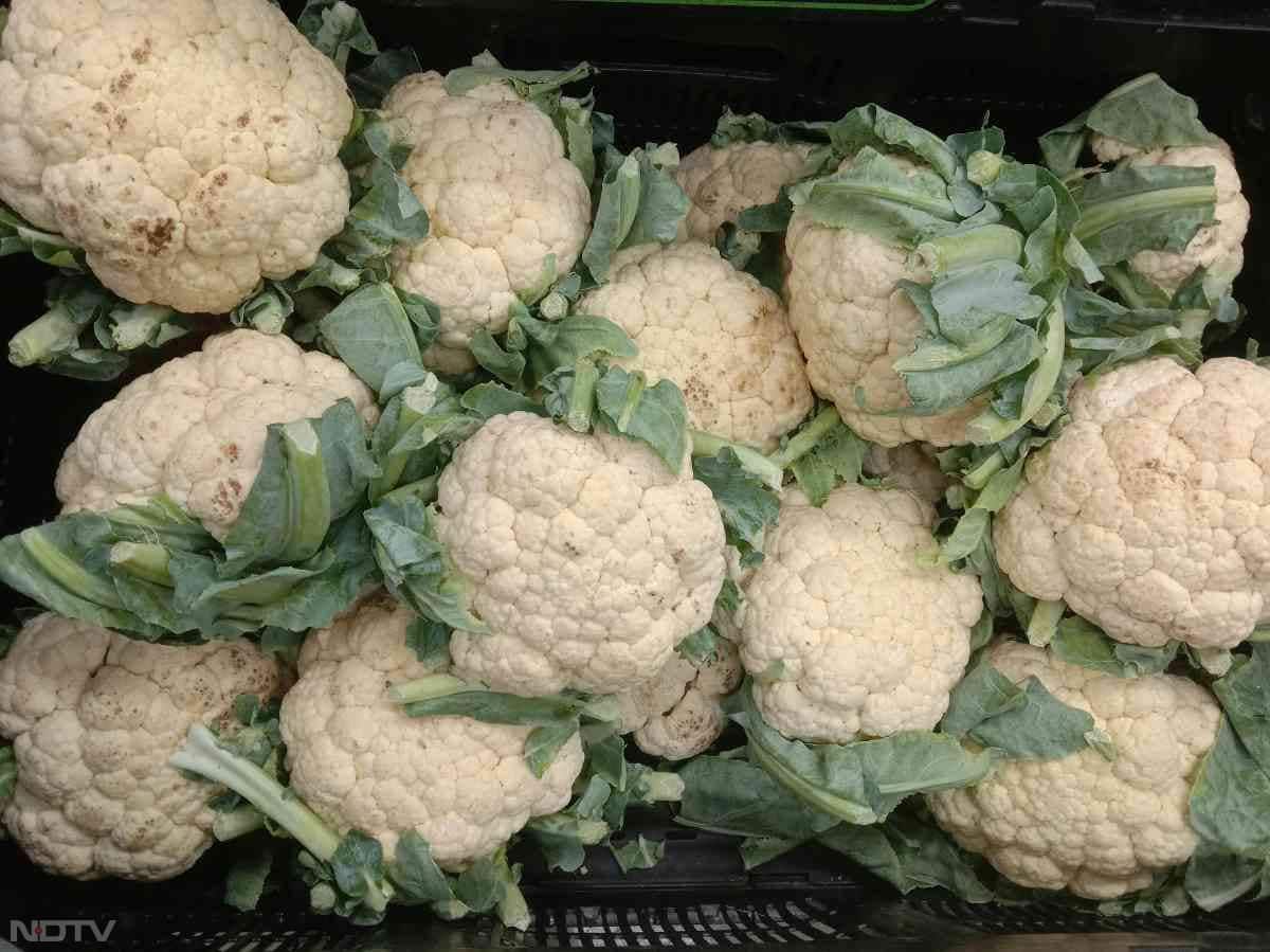 फूलगोभी में सल्फर कंपाउंड्स होते हैं, जो लीवर को साफ करने और शरीर से विषाक्त पदार्थ बाहर निकालने में मदद करते हैं.