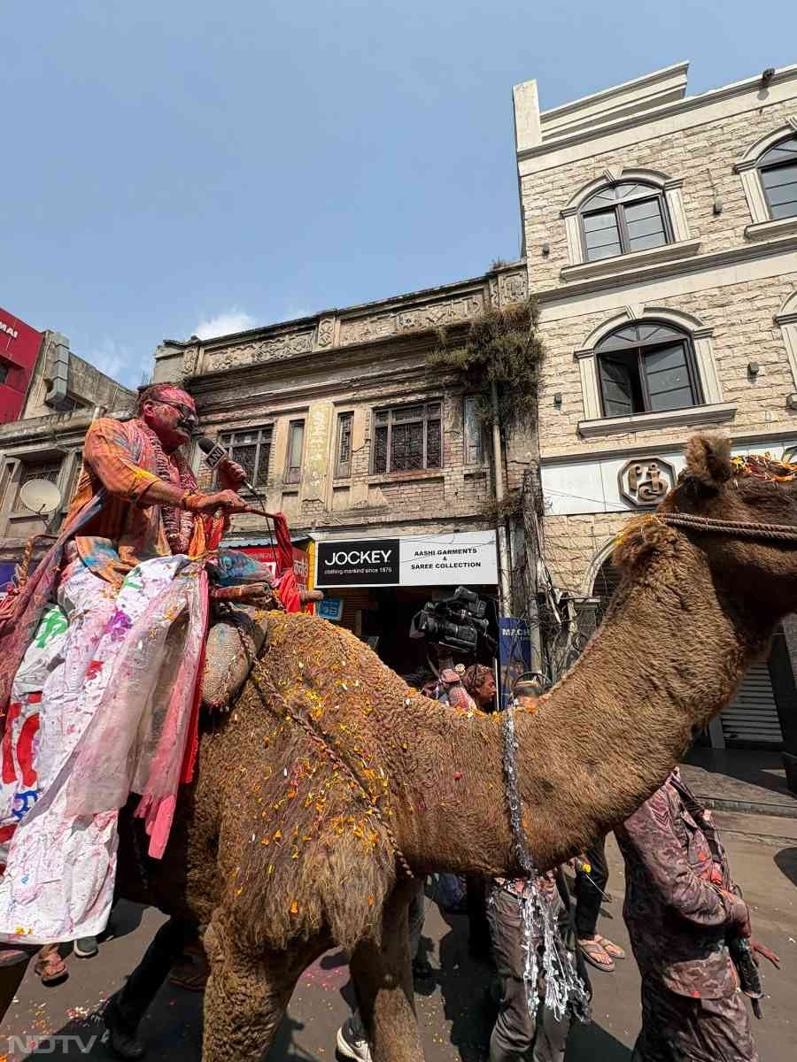 Uttar Pradesh Deputy Chief Minister Brajesh Pathak participated in the Holi festivities and rode a camel to the celebrations. Visuals from Lucknow showed him engaging with the crowd and greeting people on the occasion.