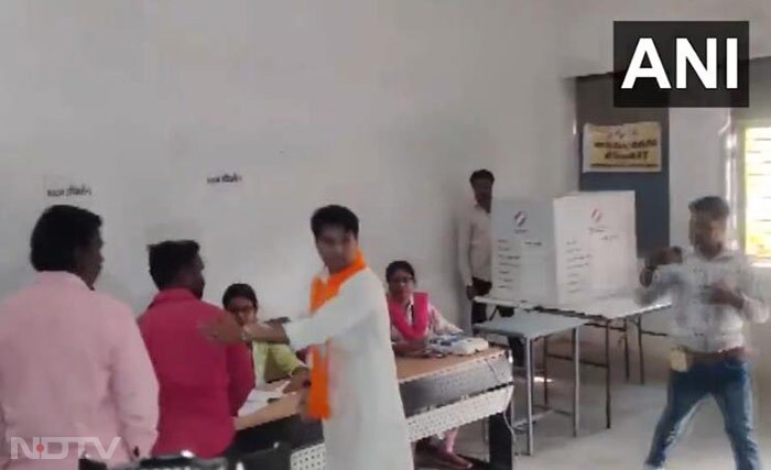 Union Minister and BJP candidate from Guna Jyotiraditya Scindia cast vote at a polling booth in Shivpuri.
