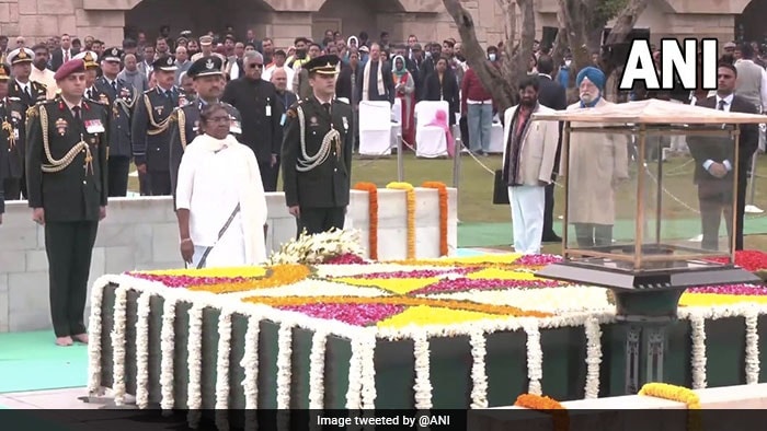 राष्ट्रपति द्रौपदी मुर्मू, पीएम मोदी, रक्षा मंत्री राजनाथ सिंह ने महात्मा गांधी को उनकी पुण्यतिथि पर श्रद्धांजलि अर्पित की