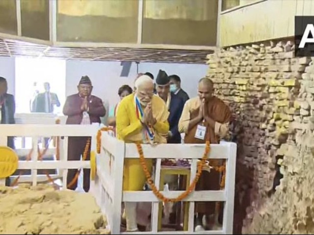 बुद्ध पूर्णिमा पर नेपाल के लुम्बिनी पहुंचे PM मोदी, महामाया मंदिर में की पूजा-अर्चना