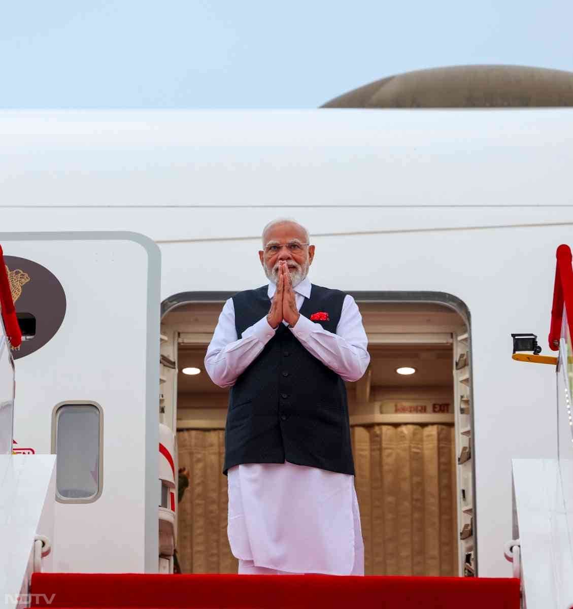 साथ ही पीएम मोदी ने एक्‍स पर लिखा, "तियानजिन पहुंचा. शंघाई सहयोग संगठन शिखर सम्मेलन में गहन विचार-विमर्श के लिए उत्सुक हूं और विभिन्न देशों के नेताओं से मुलाकात करने का इंतजार कर रहा हूं."