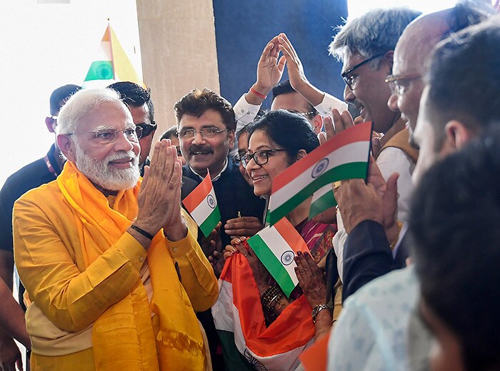 PM Modi being welcomed by the Indian community in Lumbini.