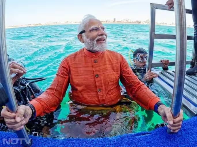 PM Modi after diving off the Panchkui beach coast in Gujarat to perform prayers at the ancient Dwarka city