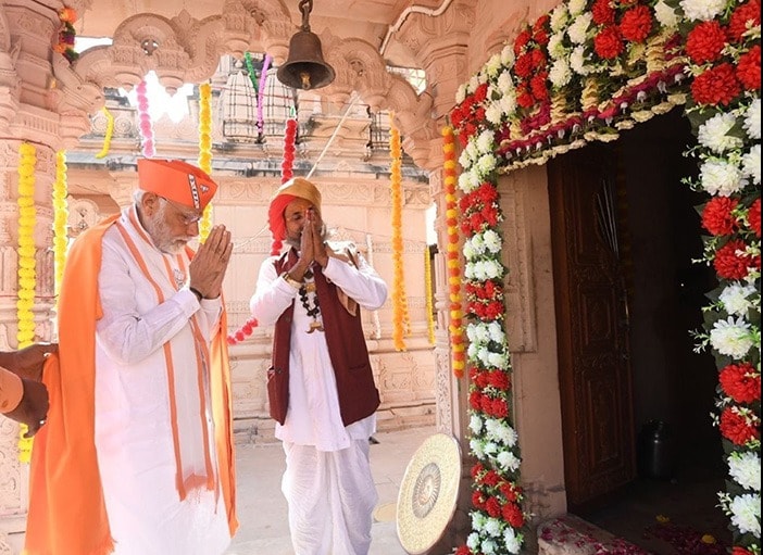 पीएम मोदी ने किया श्री ओगाडनाथ जी मंदिर का दौरा, देखें तस्वीरें