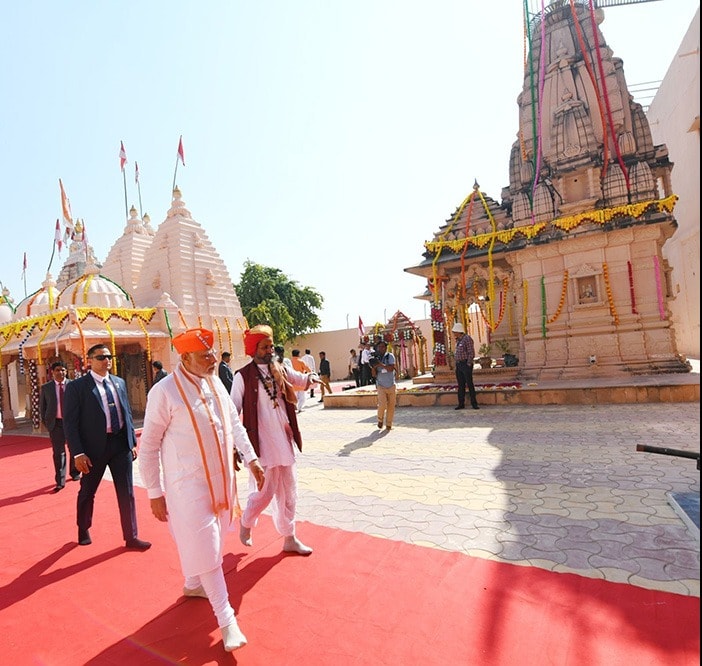 पीएम मोदी ने किया श्री ओगाडनाथ जी मंदिर का दौरा, देखें तस्वीरें
