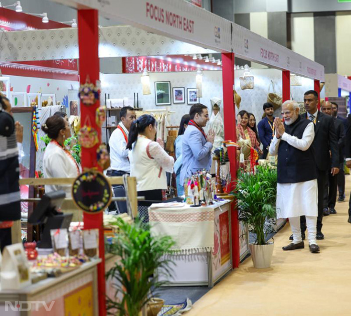 पीएम मोदी ने किया भारत मंडपम में 'क्राफ्ट बाजार' प्रदर्शनी का दौरा