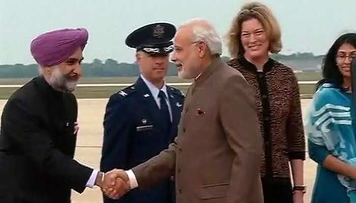 PM Modi Meets President Obama Over Dinner in Washington