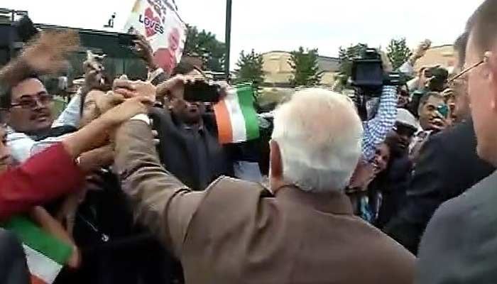 A large number of Indian American supporters were present along the road to cheer Modi on his way to Blair House. They welcomed him with chants of "Bharat Mata ki Jai" and "Modi, Modi".