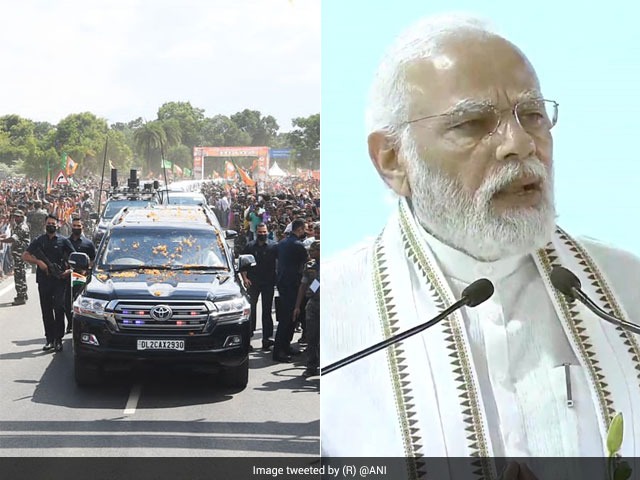झारखंड के देवघर में प्रधानमंत्री नरेंद्र मोदी का रोड शो, देखें तस्वीरें