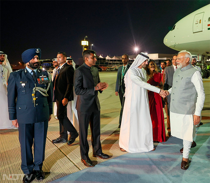 COP-28 समिट में शामिल होने दुबई पहुंचे पीएम मोदी, प्रवासी भारतीयों ने किया भव्य स्वागत