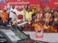 Photo : PM Modi Ayodhya Visit: अयोध्या में पीएम मोदी का भव्य रोड शो, हर तरफ हुई फूलों की बारिश, ऐसा दिखा नजारा