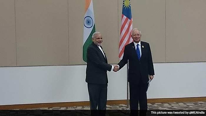 PM Narendra Modi meets Malaysian PM Najib Razak