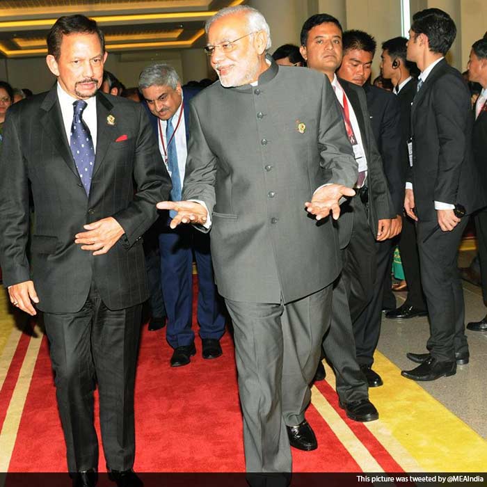 PM Modi Meets World Leaders in Myanmar