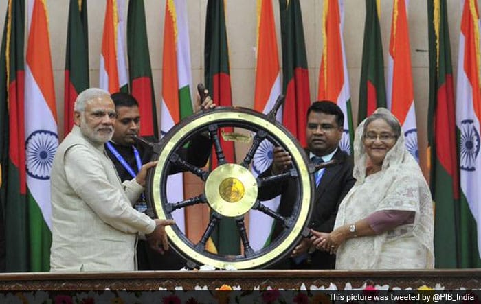 PM Modi in Dhaka: Bus Services Flagged Off, Land Boundary Agreement Signed on Day 1