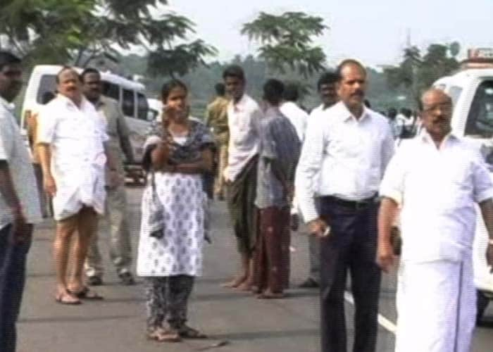 Twenty minutes later, the cop was placed in one of the cars (the ministers still didn't offer theirs). The policeman died en route to the hospital.<br><br>After the ambulance was gone, the Health Minister finally got out of his car.  When contacted later for a comment, he angrily asked the NDTV correspondent to leave him alone.<br/><br/><b/>SurferSpeak:</b><br/><br/><b/>Jai Shankar says</b>: Should ministers be punished for not helping? Its a big YES. As a minister, he had all the power and resources at his disposal to save this poor man. How could anyone be so indifferent and watch the suffering of a fellow human being? Where is the compassion and humanity among all those people present watching the poor man die? How could these people live with their conscience? Its a shame for Tamil Nadu and India
<br/><br/><b/>Satish says</b>: Dear Friends, This is one of the most disturbing events I have seen in my life...My heart goes out to the poor SI who appears to have been killed as a result of mistaken identity..whatever the case may be...I still do not know how NDTV refers to these "so-called" ministers..Thiru (which can be translated in Hindi as Shri)...I do not think they can be called animals as it would be a disrespect to animals...and I do not why the colleagues of the policeman did not respond to the call of time..why the people of the village took so much time to respond..what were the reporters of local channel doing there, other than filming the event...really I find the whole situation pathetic, but people have lost the basic ethics, senses and common sense..and later some god-damned secretary says "the police have done a good job'...irony... my heart goes out to his family.<br /> <br /> <a href="http://www.ndtv.com/convergence/ndtv/new/forums/postforum.aspx?sortid=1&sortLvl=1&trdId=2999" class="fbld fn fl ">Post your comments here</a>