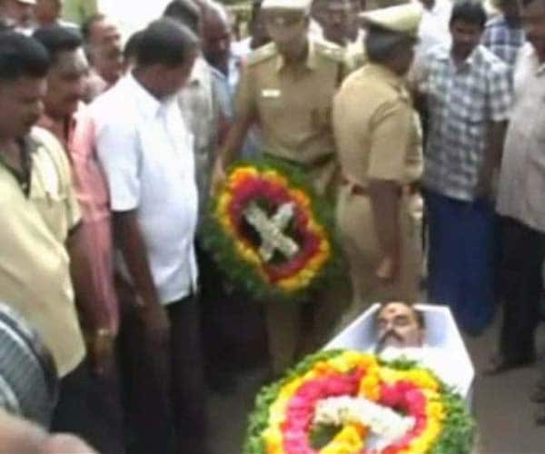 The nationwide outrage over the incident seems to have had little effect on the two minsiter as they stayed from his last rites, which were held at his hometown of Sankaran Kovil. Only a DSP was there to lay a wreath on the sub-inspector's body.<br/><br/> <b/>SurferSpeak:</b><br/><br/><b/>Suresh Subramanian says</b>: This is a totally unacceptable act by a group of people. This act will not happen anywhere in the world shame to these ministers.Action should be taken against them.<br/><br/><b/>Zainab Bandali says</b>: ministers and the cop standing had cars to transport him to hospitals. they should be prosecuted for causing death with negligence<br /> <br /> <a href="http://www.ndtv.com/convergence/ndtv/new/forums/postforum.aspx?sortid=1&sortLvl=1&trdId=2999" class="fbld fn fl ">Post your comments here</a>