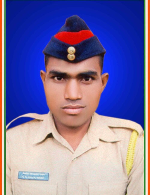 Dilip Pawar from Kothari, Chandarpur district, a constable