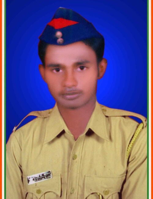 Prakash Basanwar from Atapalli, a constable