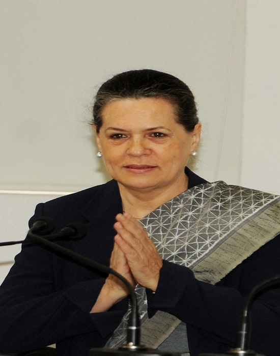 Nothing less than a power-packed song for this woman of substance who holds no fancy post but figures regularly on lists of the most powerful people in the world?<br><br><a class="fn fl fa fs12" href="http://www.ndtv.com/convergence/ndtv/new/forums/readforum.aspx?trdid=3174"  target="_blank">Which song should this politico sing?</a>