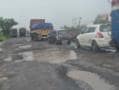 Photo : India's killer potholes