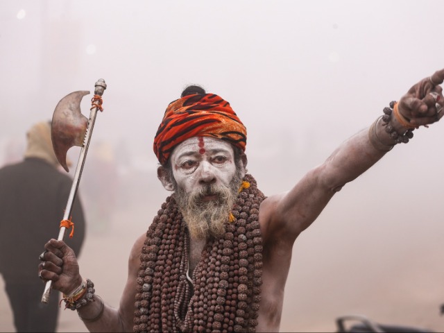 प्रयागराज माघ मेले की दिव्य तस्वीरें देखिए, महाकुंभ याद आ जाएगा