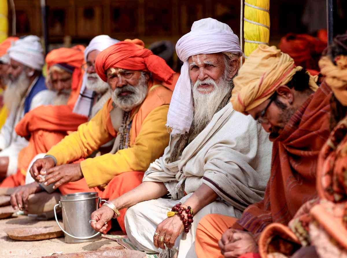 संगम तट पर आस्था का 'महासैलाब'... माघ मेले की इन तस्वीरों में जीवंत हो उठीं महाकुंभ की यादें