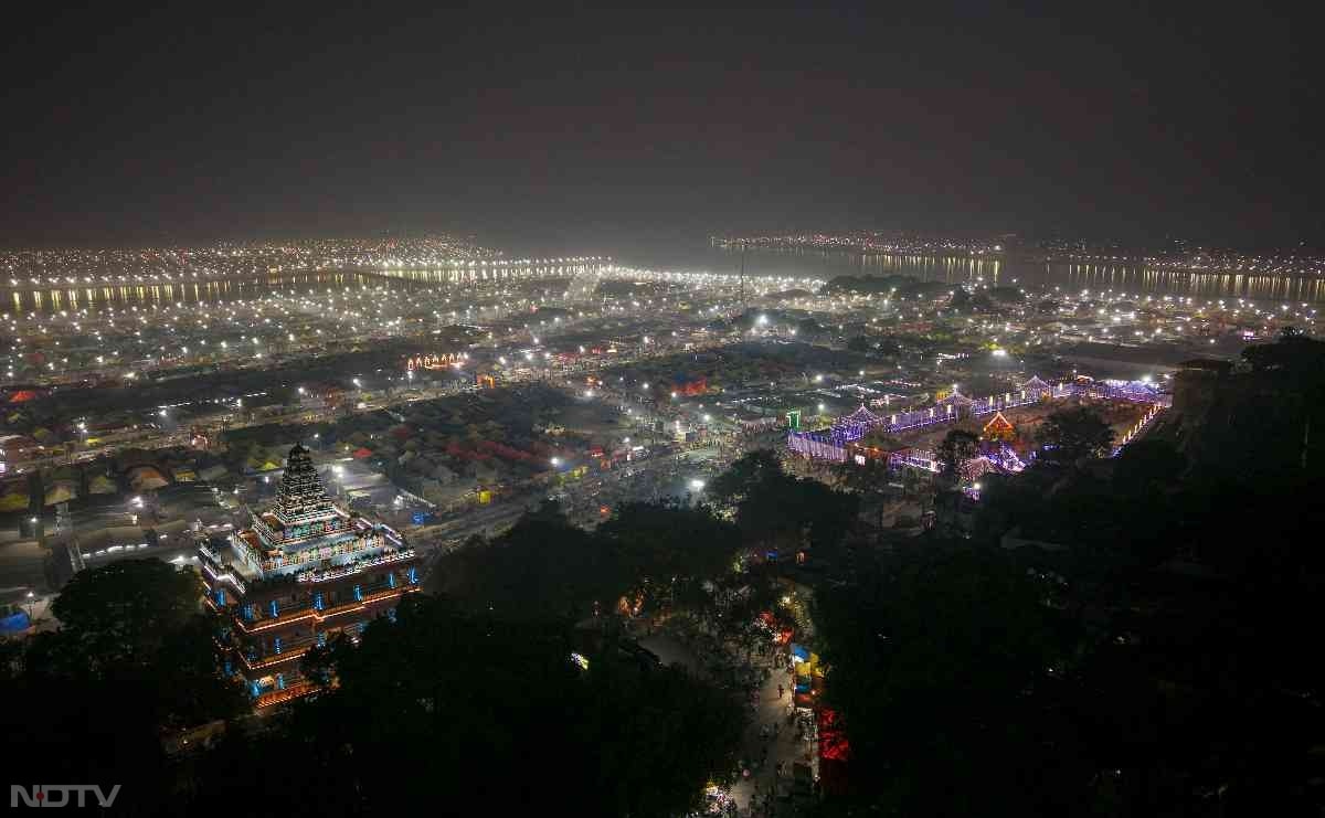 संगम तट पर आस्था का 'महासैलाब'... माघ मेले की इन तस्वीरों में जीवंत हो उठीं महाकुंभ की यादें