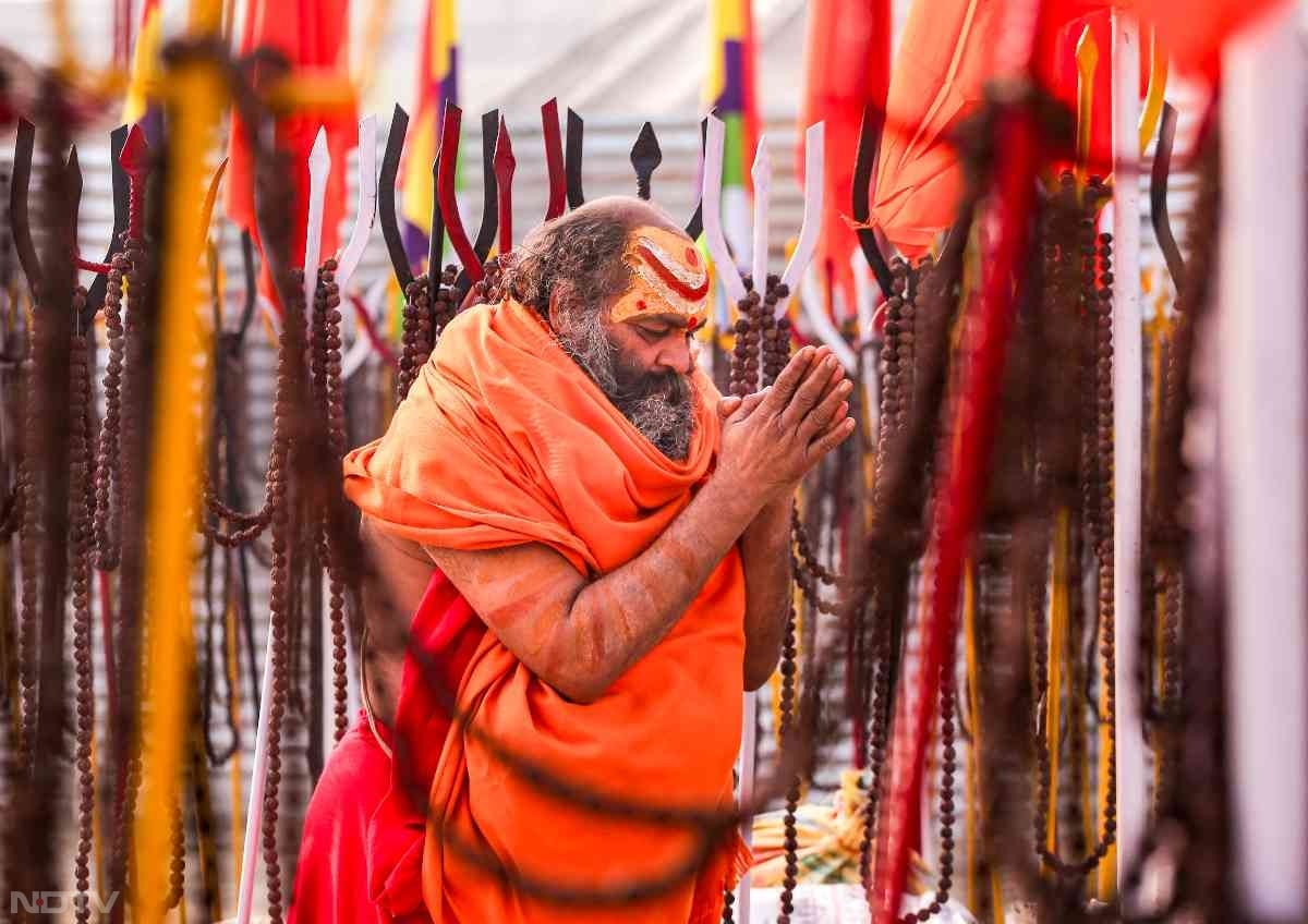 संगम तट पर आस्था का 'महासैलाब'... माघ मेले की इन तस्वीरों में जीवंत हो उठीं महाकुंभ की यादें
