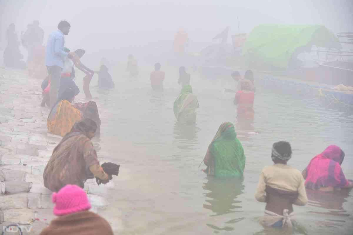 संगम तट पर आस्था का 'महासैलाब'... माघ मेले की इन तस्वीरों में जीवंत हो उठीं महाकुंभ की यादें