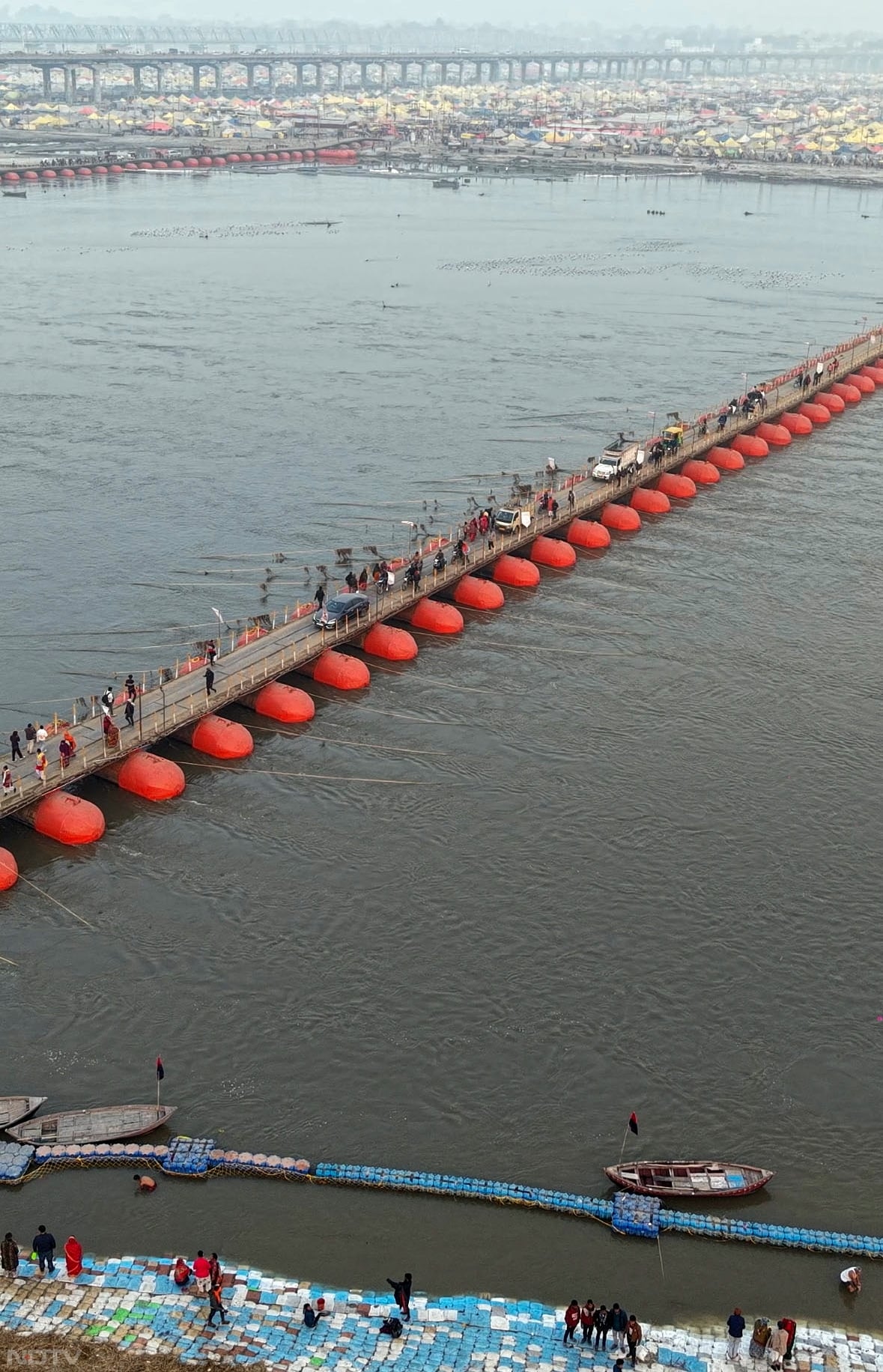 संगम तट पर आस्था का 'महासैलाब'... माघ मेले की इन तस्वीरों में जीवंत हो उठीं महाकुंभ की यादें