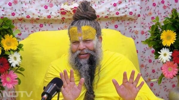 झूठ बोलकर ऑफिस से छुट्टी लेना सही है या गलत?- "कलयुग ही है, जो झूठ बोलने को मजबूर करता है और झूठ को ही सच माना जाता है. लेकिन फिर भी झूठ बोलना सही नहीं. भले ही समस्या का सामना करना पड़े, लेकिन सत्य के मार्ग पर चलना चाहिए और झूठ से बचने की कोशिश करनी चाहिए."