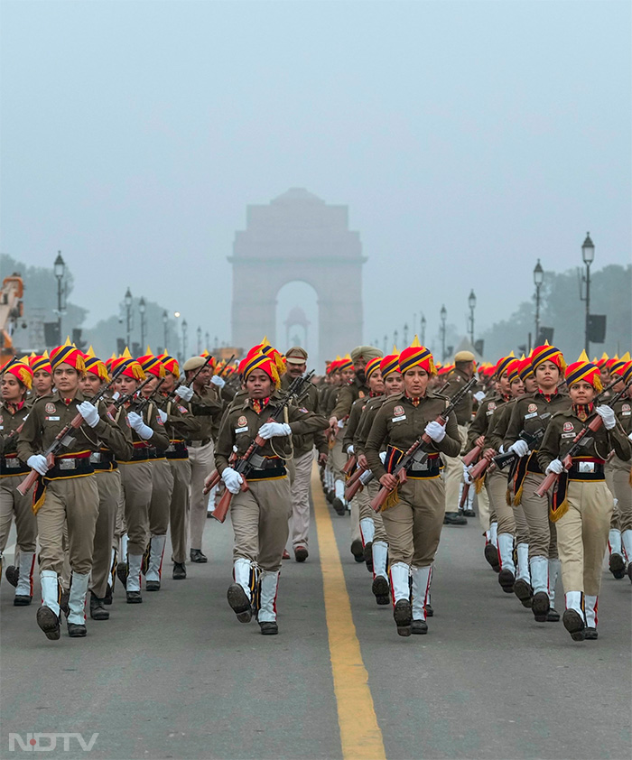 लैंगिक समानता और महिला सशक्तिकरण को बढ़ावा देने के लिए, 26 जनवरी को 75वें गणतंत्र दिवस परेड के दौरान कर्तव्य पथ पर दिल्ली पुलिस की महिला टुकड़ी मार्च करते दिखेगी. फोटो: पीटीआई