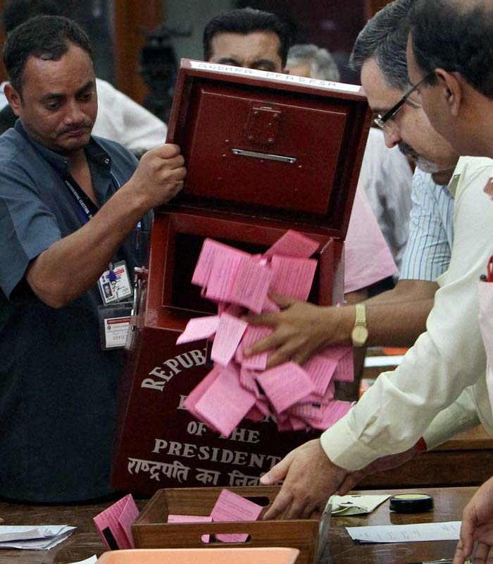 Presidential Polls 2012: Poll counting begins