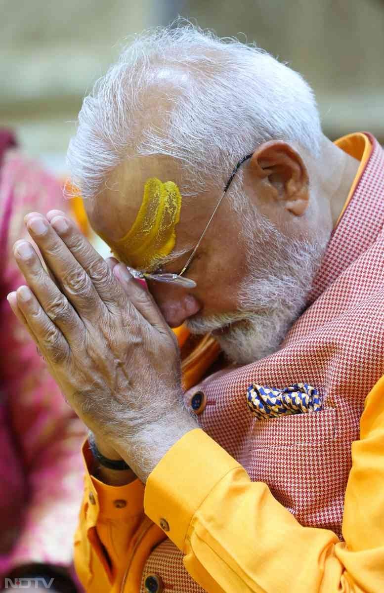 प्रधानमंत्री नरेन्द्र मोदी ने सोमनाथ मंदिर में पूजा-अर्चना की