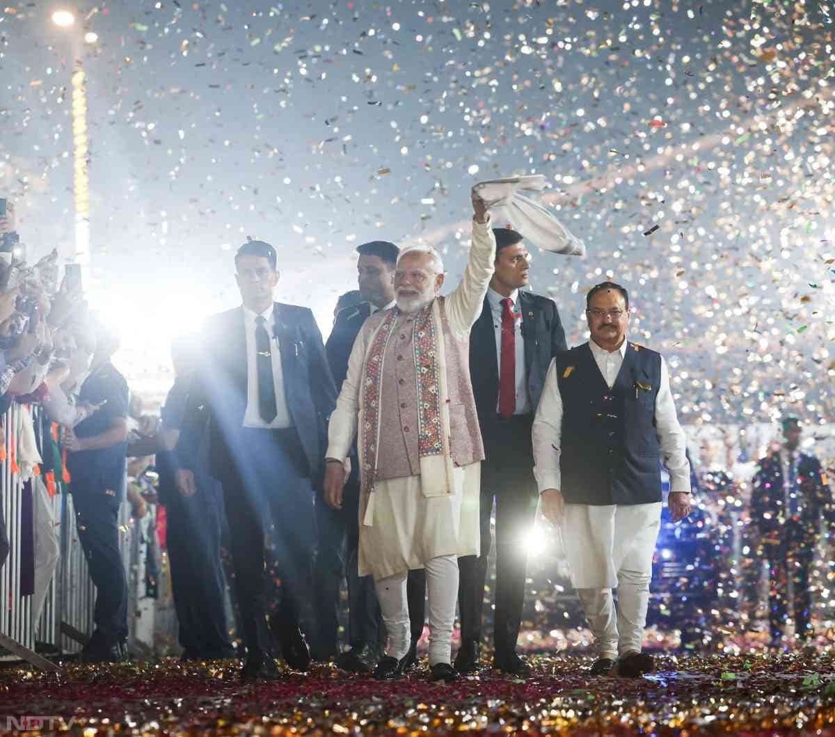 बिहार विधानसभा चुनाव में जीत के बाद BJP HQ में PM Modi