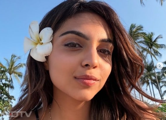 कांग्रेस सांसद प्रियंका गांधी के बेटे रेहान वाड्रा ने अपनी गर्लफ्रेंड अवीवा बेग के साथ सगाई कर ली है. बेग दिल्ली की ही रहने वाली हैं और रेहान की तरह ही फोटोग्राफर हैं.