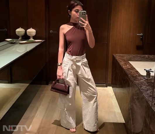 अवीवा बेग काफी स्टाइलिश दिखती है, उनके सोशल मीडिया पर जो फोटोज है. उनमें उनके खूबसूरत अंदाज को देखा जा सकता है.